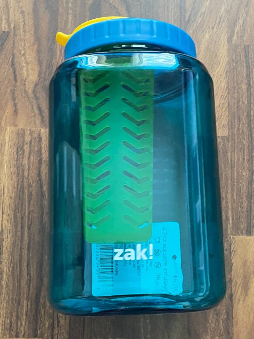 Zak! 47-Ounce Blue Infuser Water Bottle-NWT